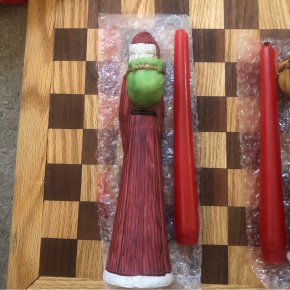 Hand Painted set of 2qty -8” Ceramic Santa Candle holders - lovely little detail - Picture 6 of 16